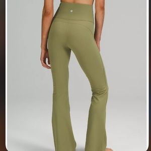 lululemon Groove Super-High-Rise Flared Pant Nulu